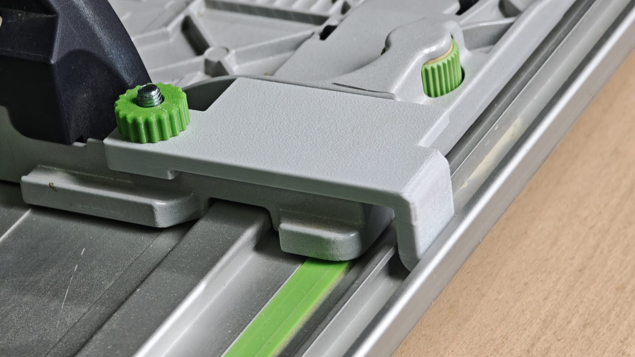 Detail uchycení k liště